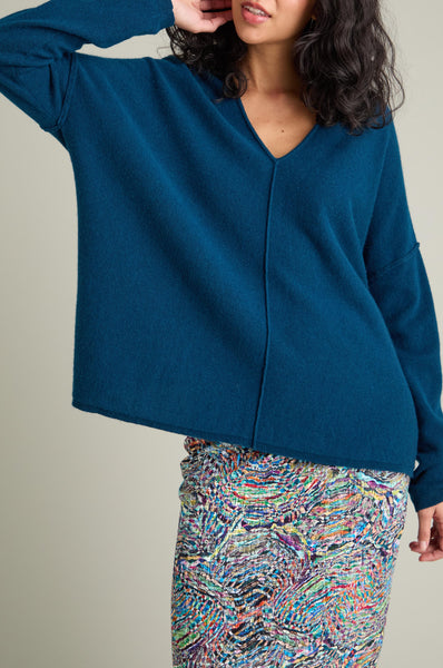 Merino Wool V Neck Jumper in Marine