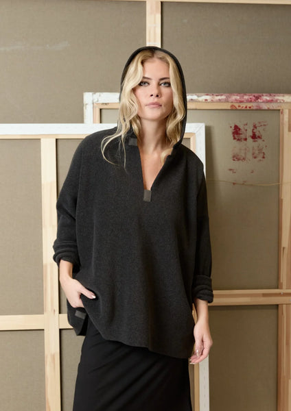 Fleece Hoodie in Soft Black